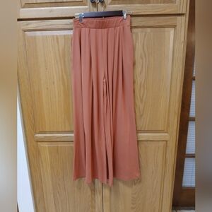 By Together EUC, Like New Size M Flowy Coral Colored Wide Leg Pants